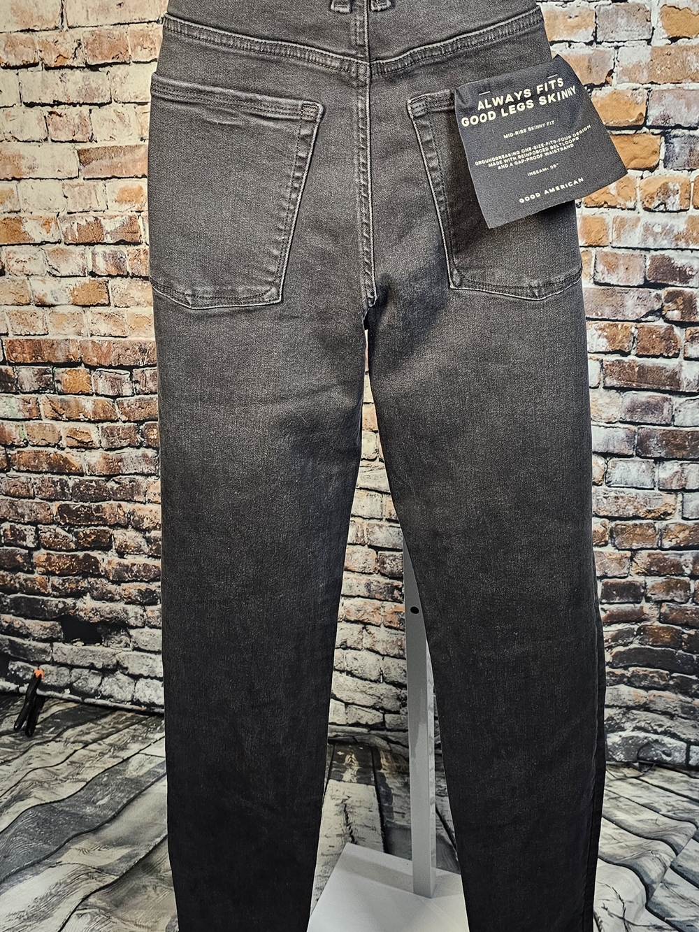 GOOD AMERICAN Good Legs Skinny Jeans NWT Black Wash Slit Hem 35” Stretch Denim - Picture 4 of 9